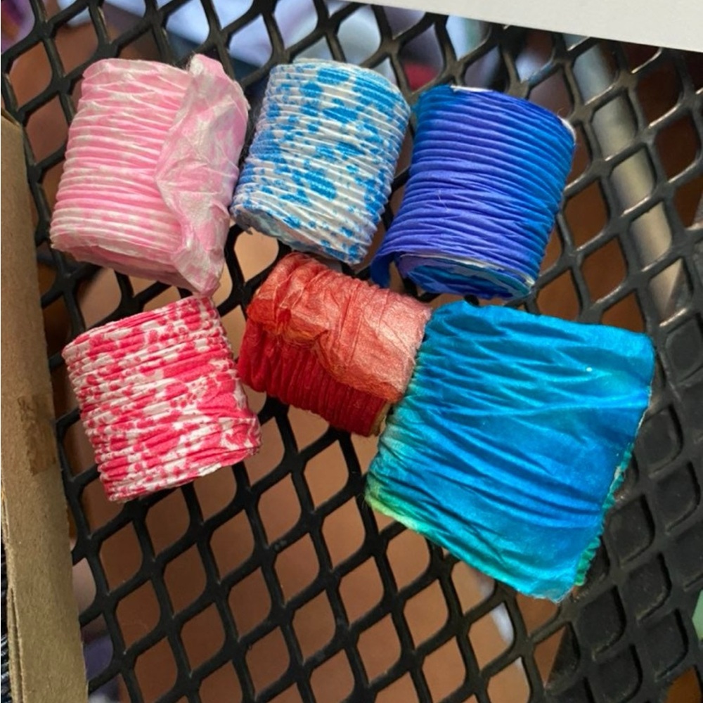 Assorted Decorative paper rolls - Picture 3 of 3
